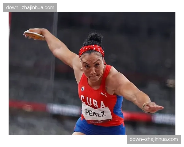 安德鲁·佩雷斯复出之战,轻重量级对决安东尼·安德里奥齐 安德鲁·佩雷斯复出之战,轻重量级对决安东尼·安德里奥齐