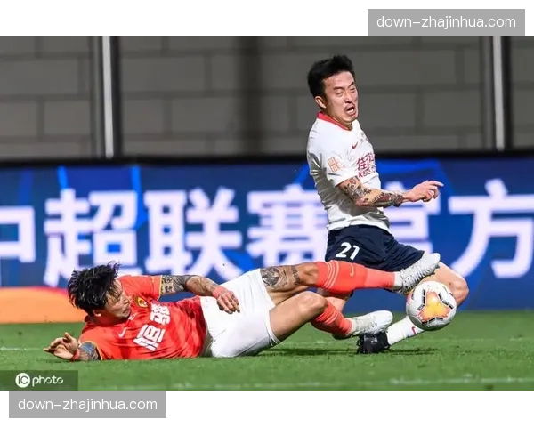 评论：VAR本月三次介入争冠集团比赛判罚，尺度一致性再遭质疑