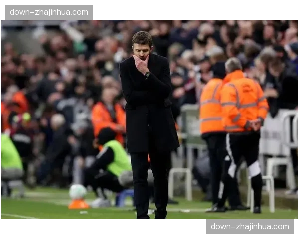 利兹联2-1曼联：白玫瑰创历史客场首胜，卡里克带队表现受质疑